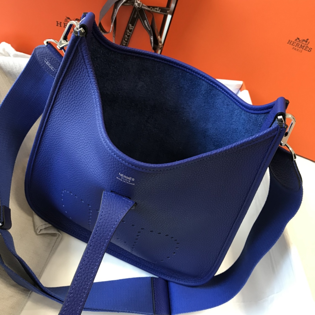 Hermes Evelyne III 29 PM Shoulder Bag In Deep Blue Clemence Leather